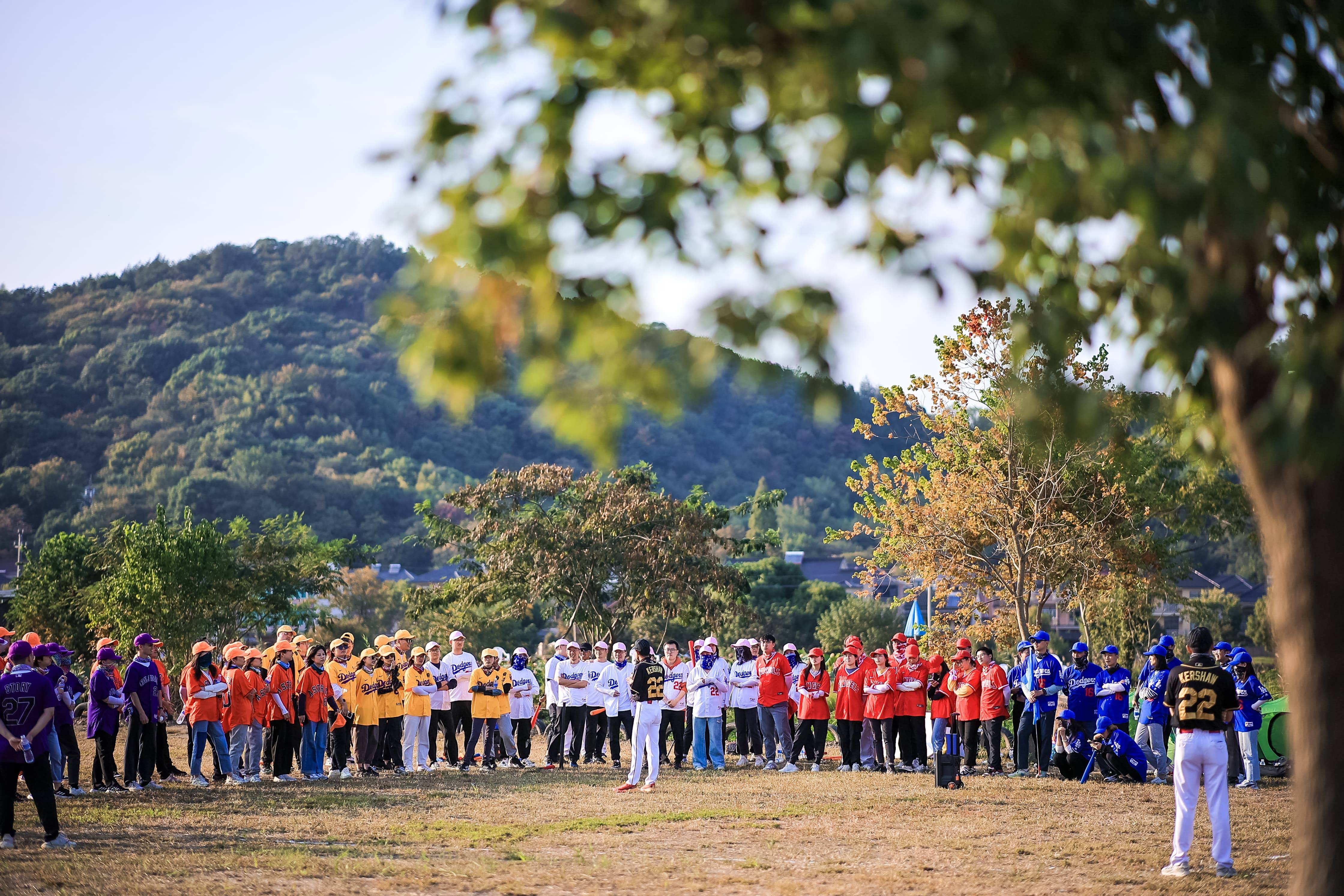 动方案定制专家红色团建户外运动员活动全流程服务推荐新葡京苏州核舟企业管理咨询有限公司：团建活动户外运(图2)